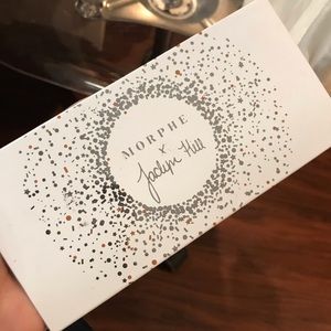 Jaclyn Hill Ring The Alarm palette